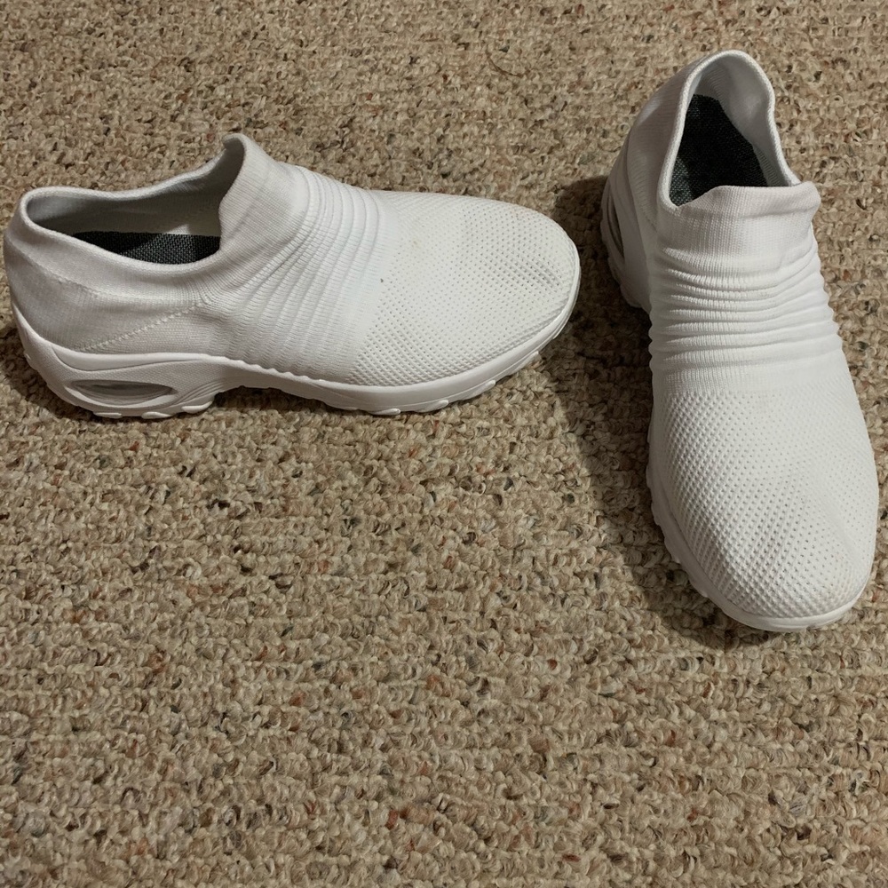 Women’s walking shoes